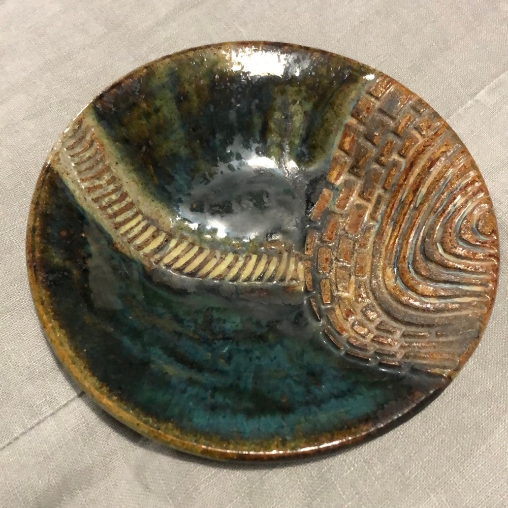 MAKE ME AN OFFER  CJ Porter ceramic plate